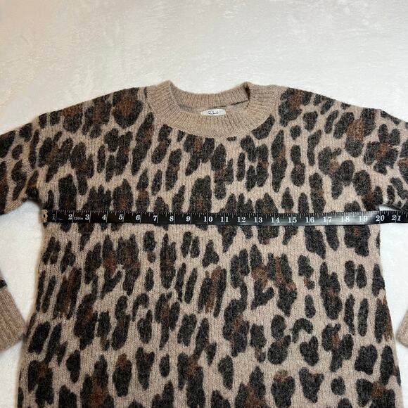 Rails Crewneck Lana Leopard Print Sweater Size X-Small Boho Animal Cozy Neutral - Picture 8 of 9